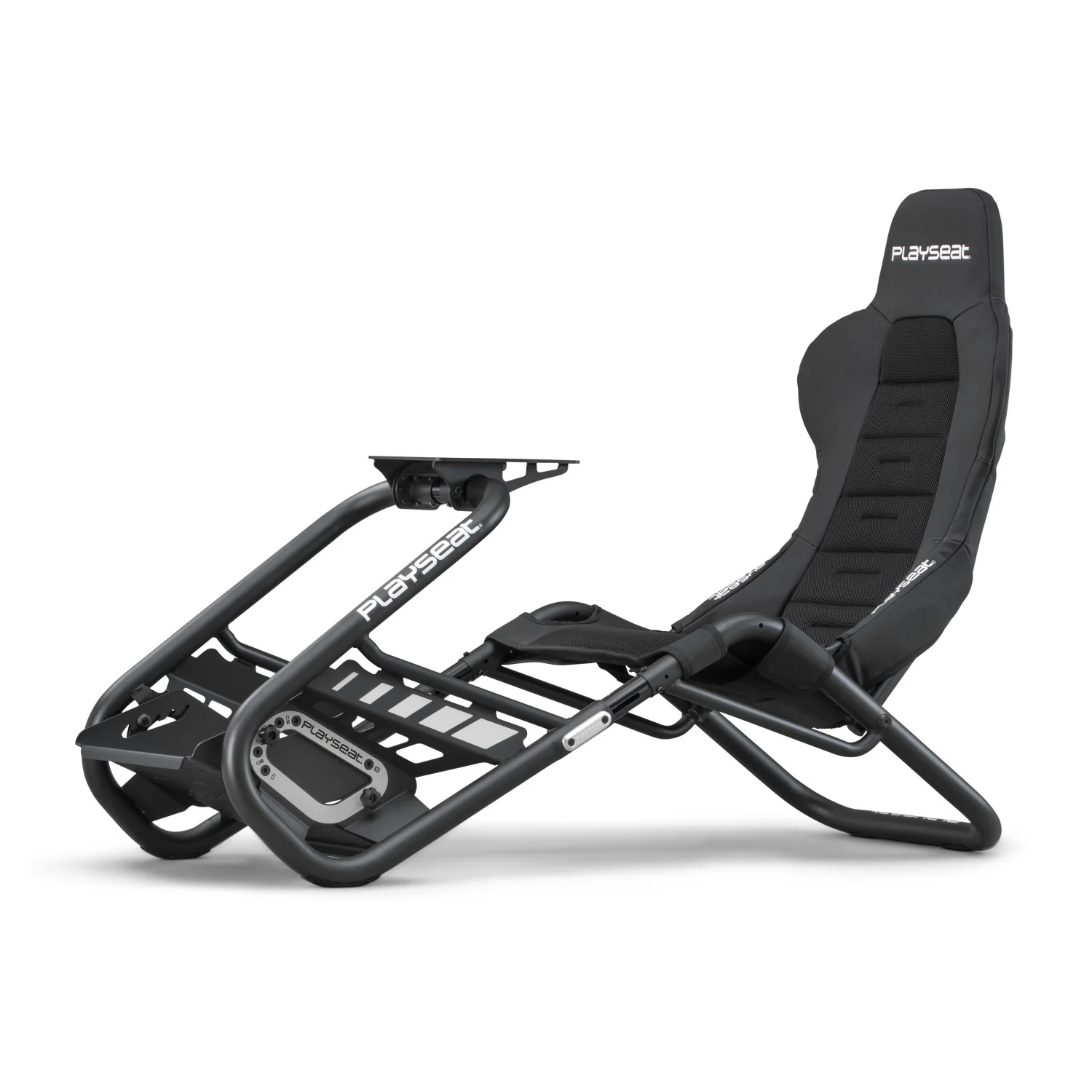 playseat-trophy-black-direct-drive-simulator-front-angle-view.webp (63 KB)